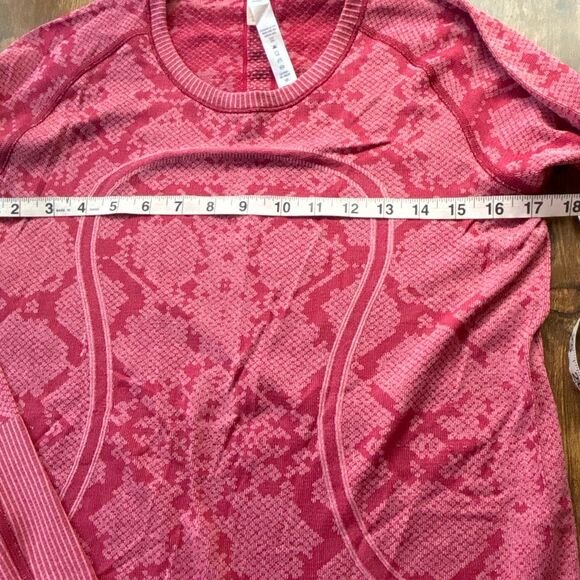 NWT lululemon Swiftly Tech L/S crew snake Pink/Cranberry thumbholes Sz 10 - Picture 12 of 13